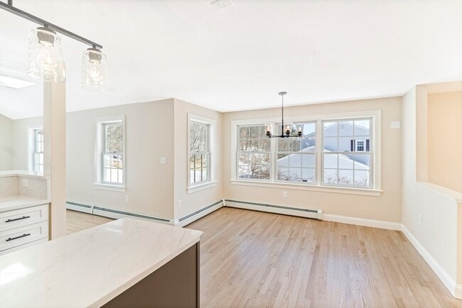 Building Photo - 21 Hodgkins Dr