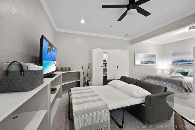 Building Photo - 3710 Collins Ave