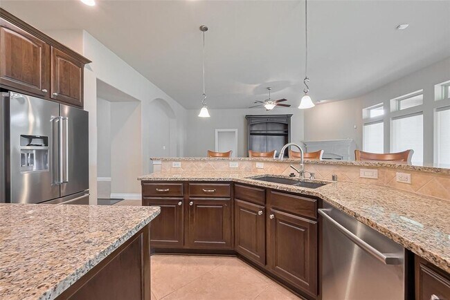 Building Photo - 2722 Park Oak Ct