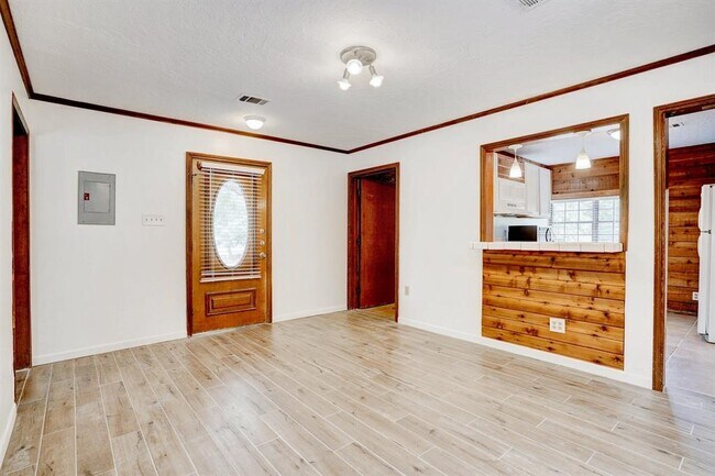 Building Photo - 301 Tatum Rd