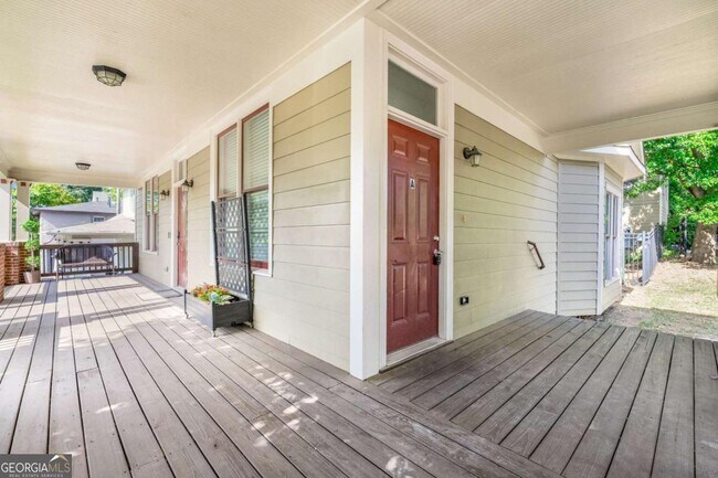 Building Photo - 94 Lucy St SE