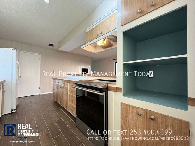 Building Photo - 1748 N Narrows Dr