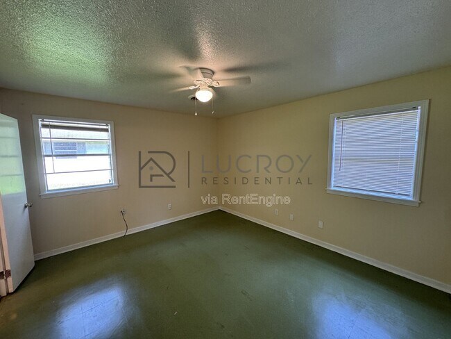 Building Photo - 577 Dryden Ave