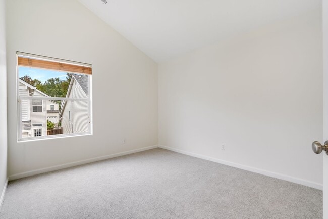 Building Photo - Beautiful 4 Bed, 3 Bath Rental Home in Hil...