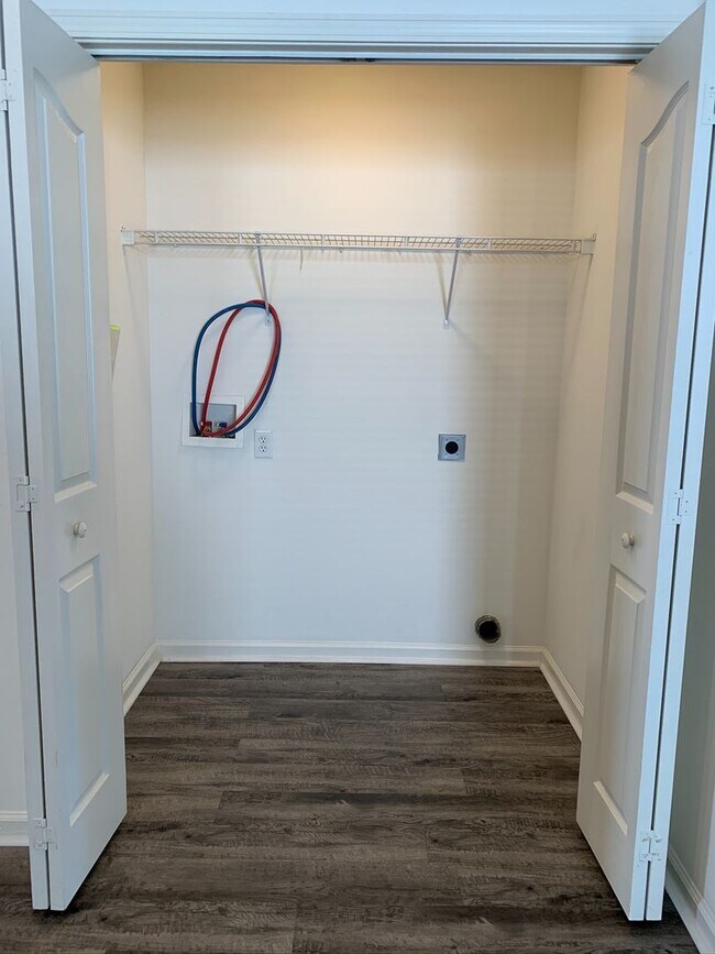 Building Photo - 1480SF 3BR 2BA