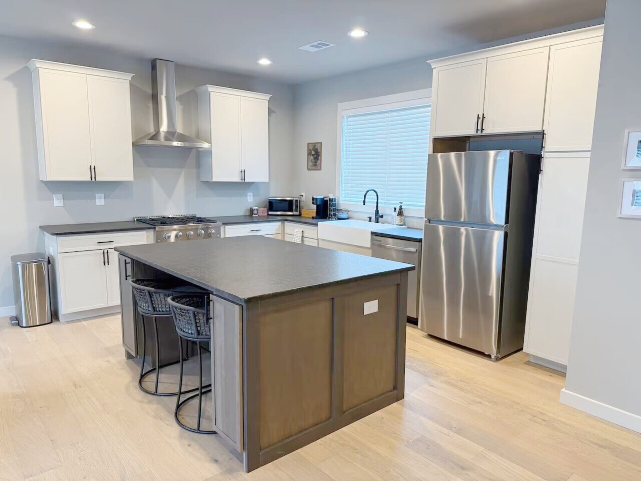 GOURMET SINK - 104 Textile Ct