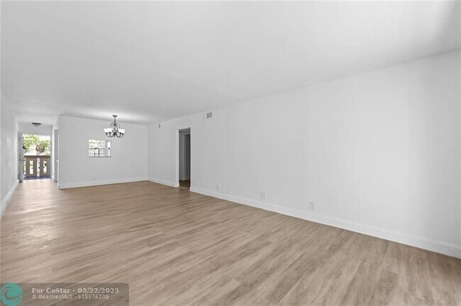 Building Photo - 2202 Lucaya Bend