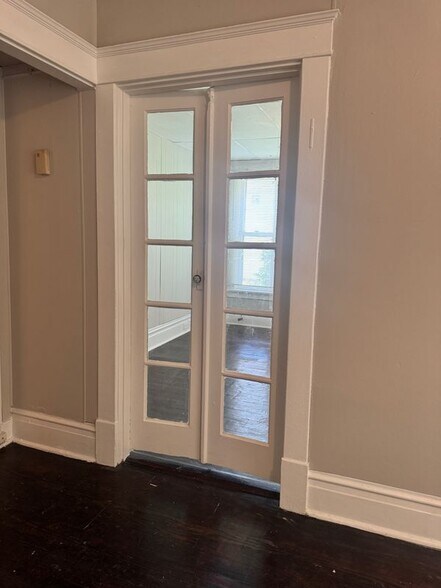 Building Photo - 6543 Etzel Ave