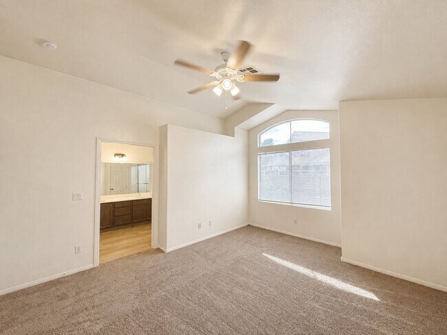 Building Photo - 1517 Cross Country St