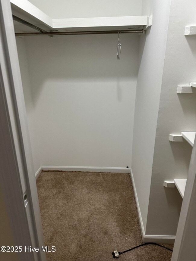 Building Photo - 3439 Regency Dr