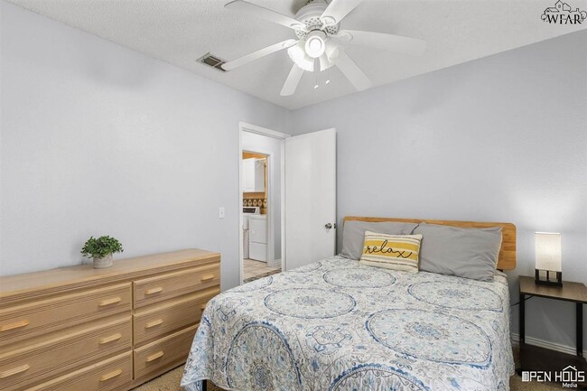 Building Photo - 5411 Forest Cove Dr