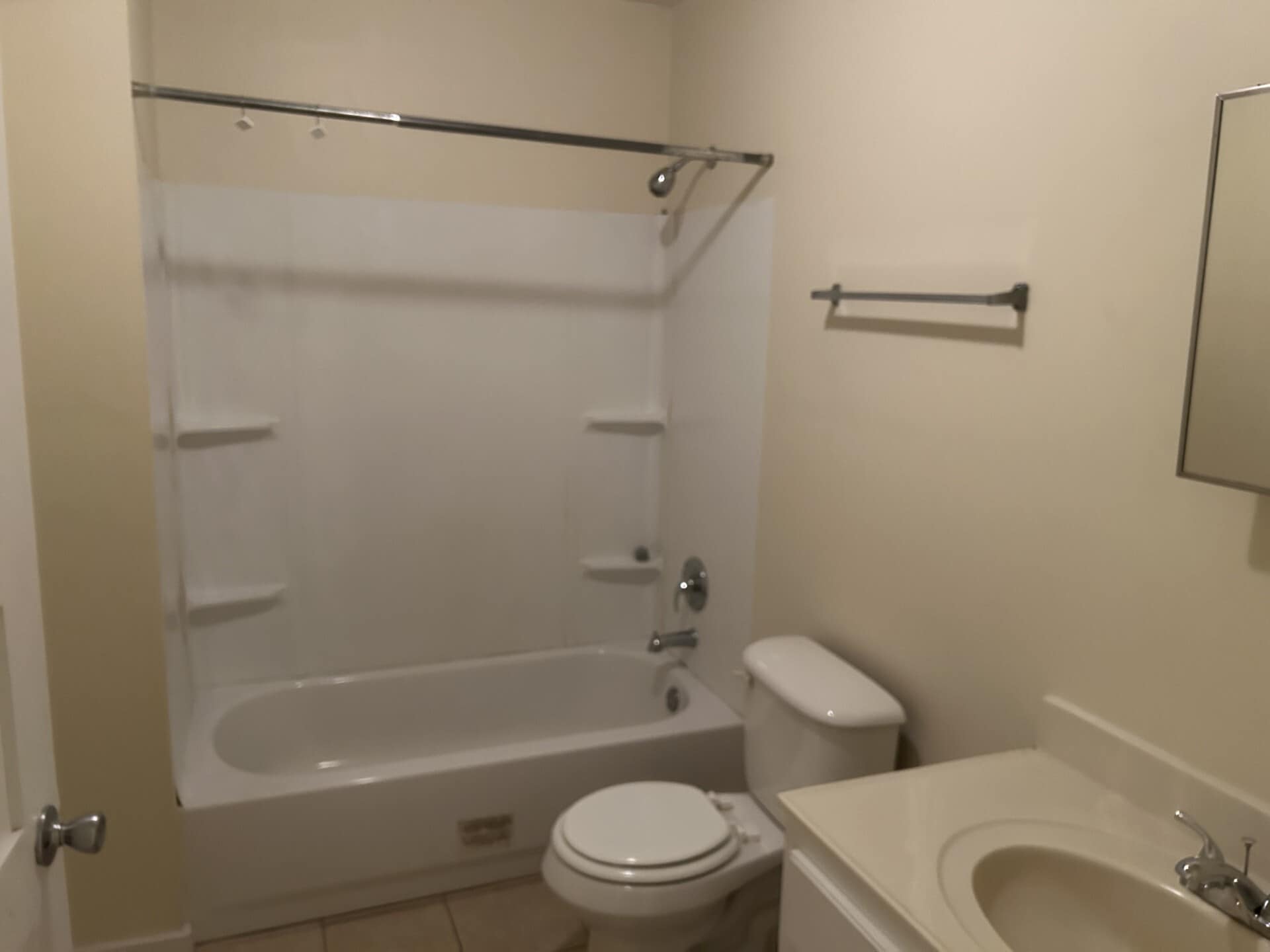 Building Photo - 103 Peachtree Ext