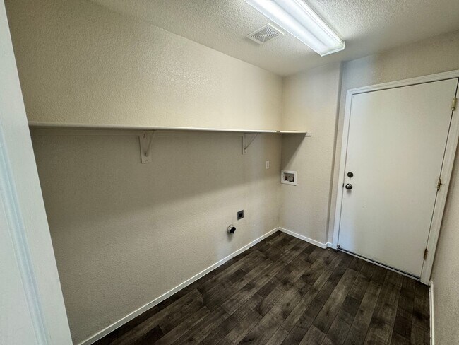 Building Photo - 7744 Tulear St