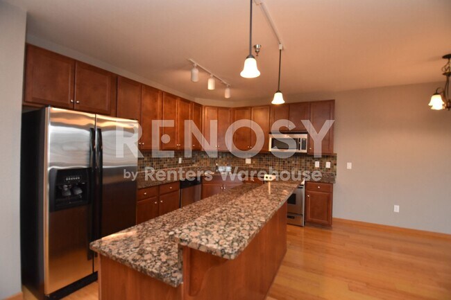 Building Photo - Stunning 1 Bedroom 1 Bathroom in Saint Louis Park!