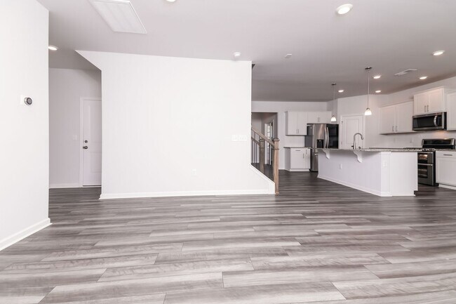 Building Photo - $300 Off First Month Rent!!! Charming 5 Bedroom Home Located In Raleigh NC!!!