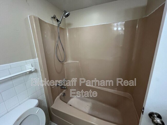 Building Photo - 6160 Candlestick Loop