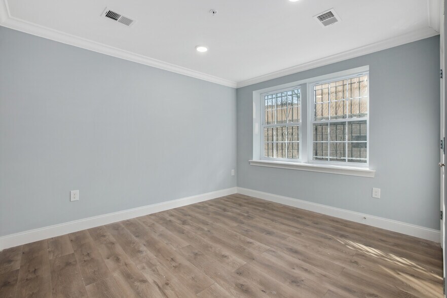 Unit 1 - 475 S 14th St