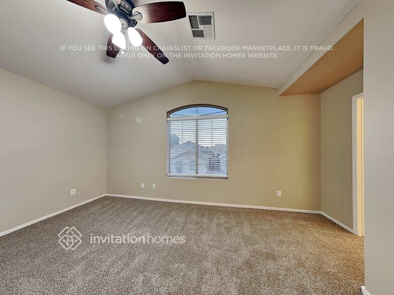 Building Photo - 8802 E University Dr