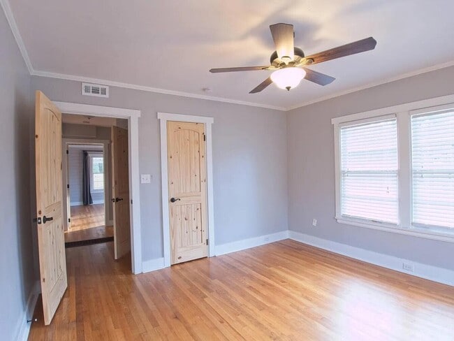 Building Photo - 821 Brett St S