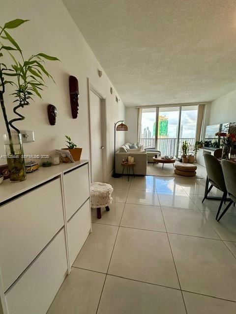 Building Photo - 1750 N Bayshore Dr