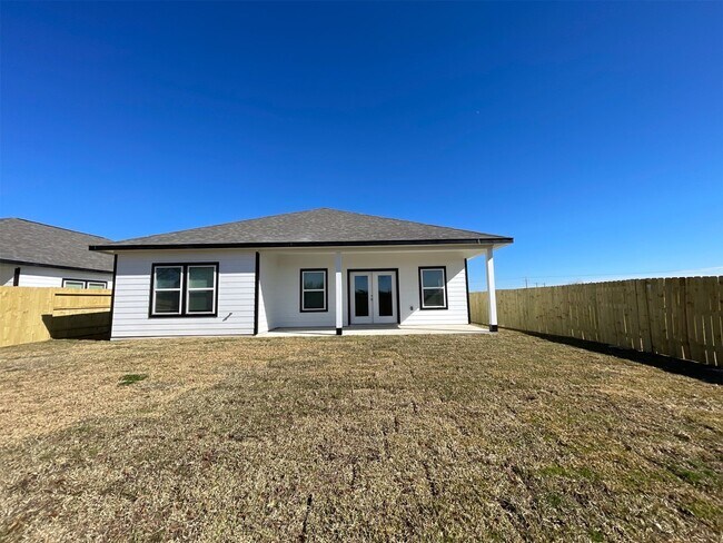 Building Photo - 1055 Rd 5736