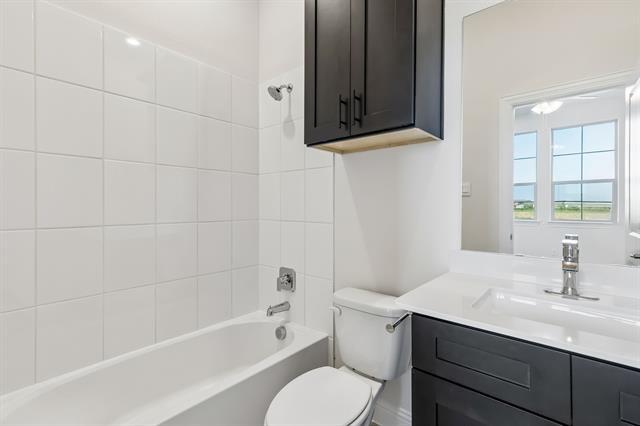 Building Photo - 1508 Lake District Dr