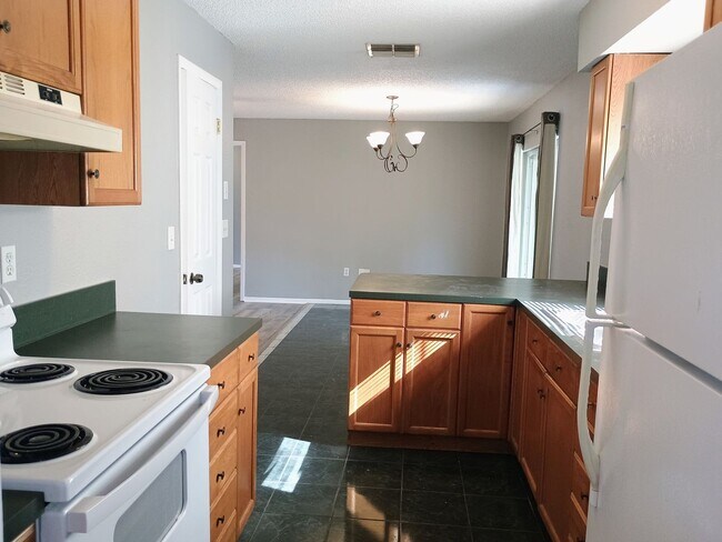 Building Photo - Charming two bedroom two bath one car garage