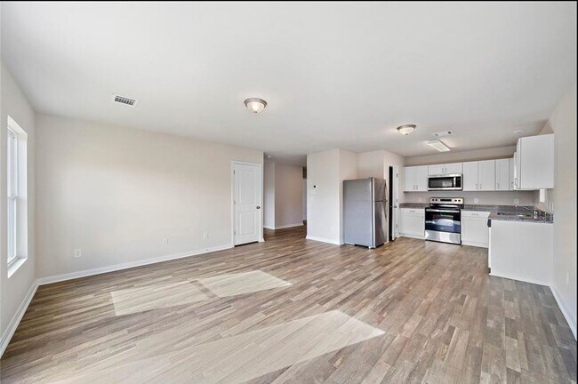 Building Photo - 149 Ivy St