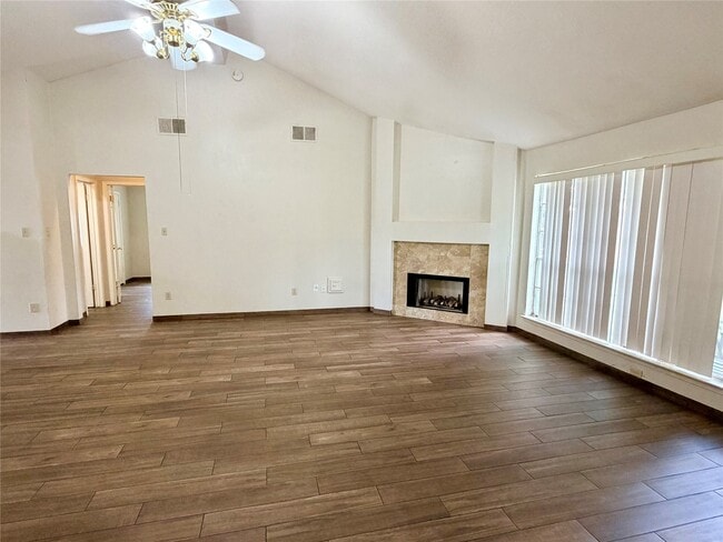 Building Photo - 16914 Summer Dawn Pl