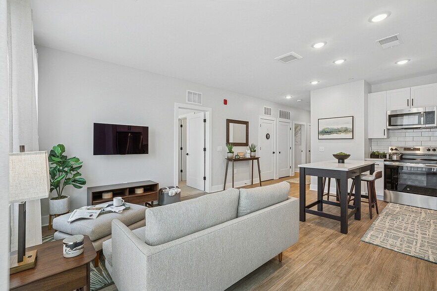 Building Photo - The James at Springline
