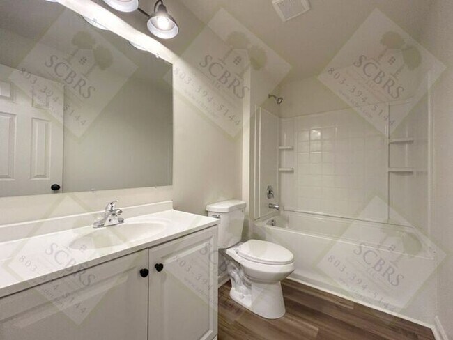 Building Photo - Beautifully Updated 3 Bedroom, 2 Bath Home – Move-In Ready!