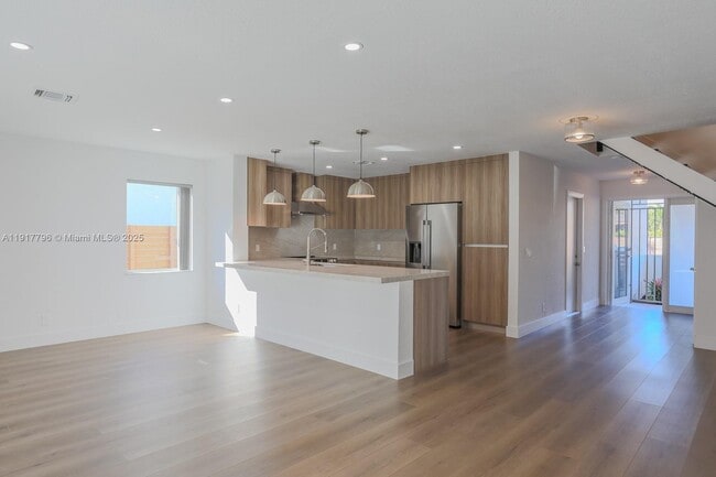 Building Photo - 2795 N 40th Ave