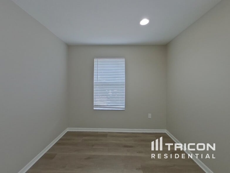 Building Photo - 10454 River Bream Dr