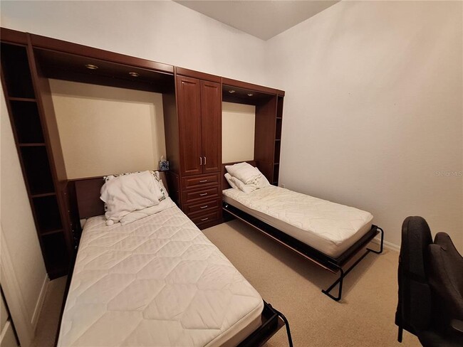 Building Photo - 301 Reclinata Cir