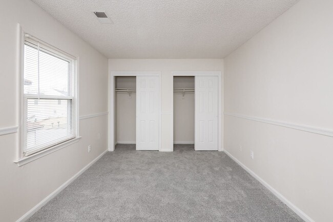 Building Photo - Newly Renovated 3 Bedrooms 2.5 Bathroom Home