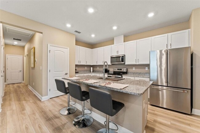 Building Photo - 9368 Sandy Bluffs Circle