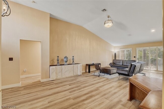 Building Photo - 2628 Highvale Dr