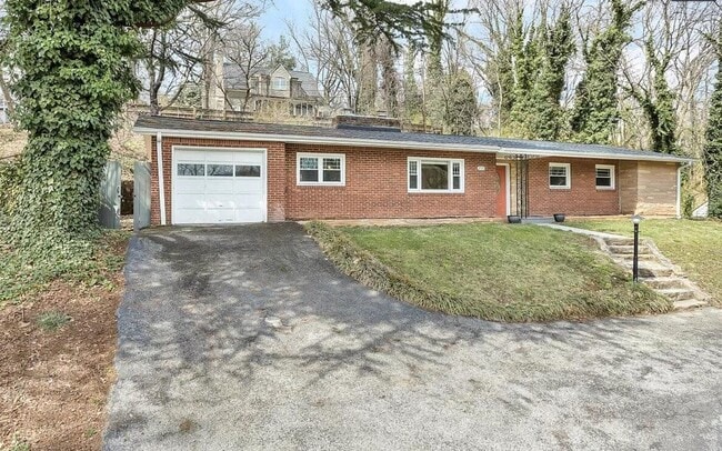 Primary Photo - 2151 Brambleton Ave SW
