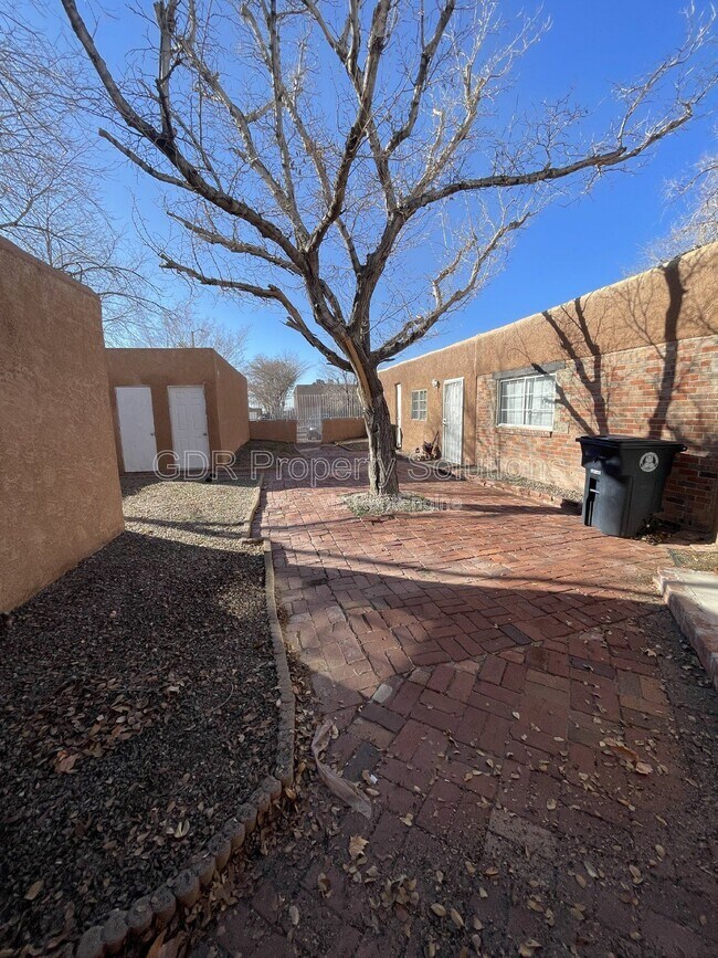 Building Photo - 408 Pennsylvania St SE