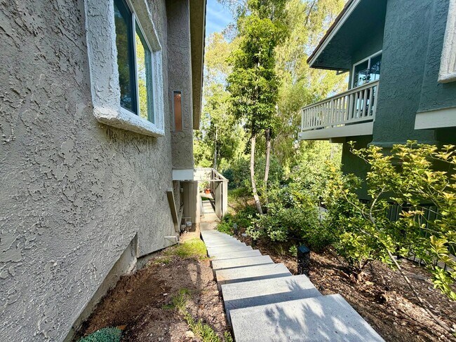 Building Photo - 5708 Camelia Ln