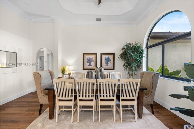 Building Photo - 2589 Mayfair Ln