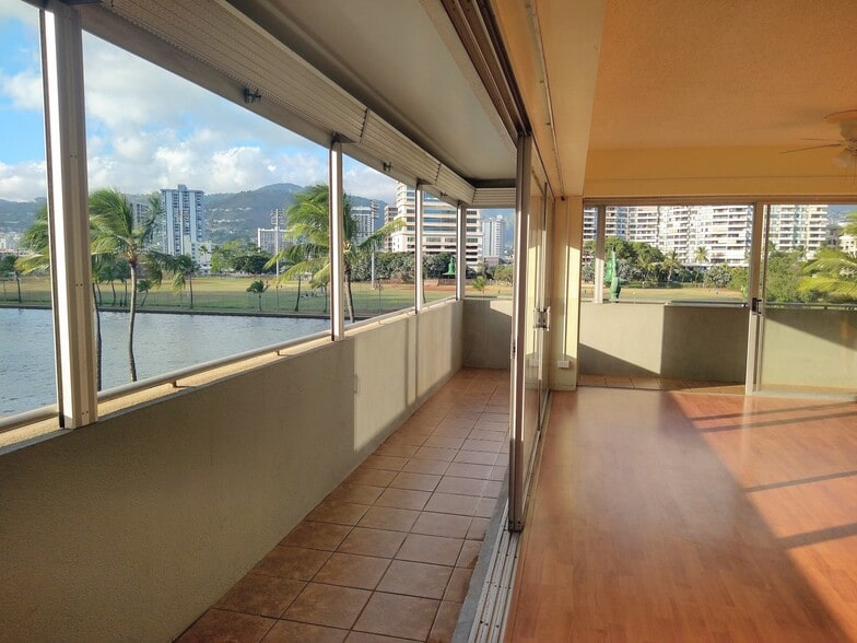 Building Photo - 2015 Ala Wai Blvd