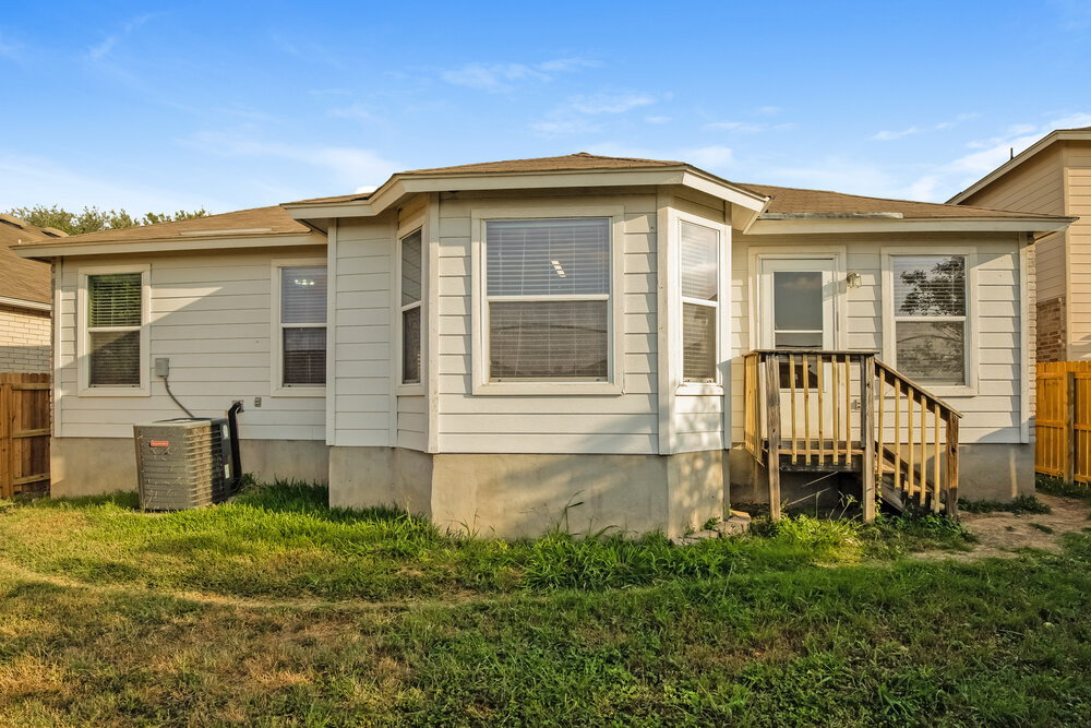 Building Photo - 135 Woodstone Loop