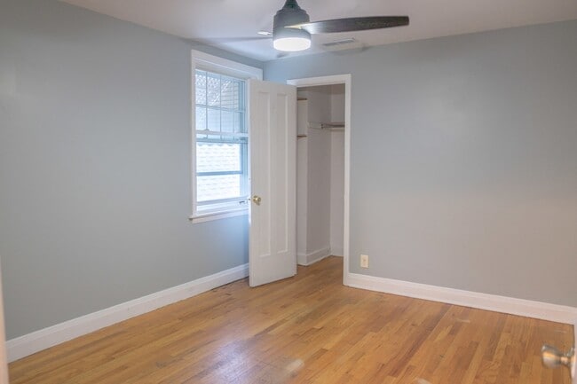 Building Photo - 5445 W 64th St