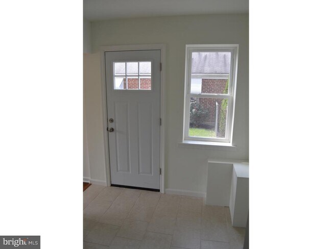 Building Photo - 13 Brookside Rd