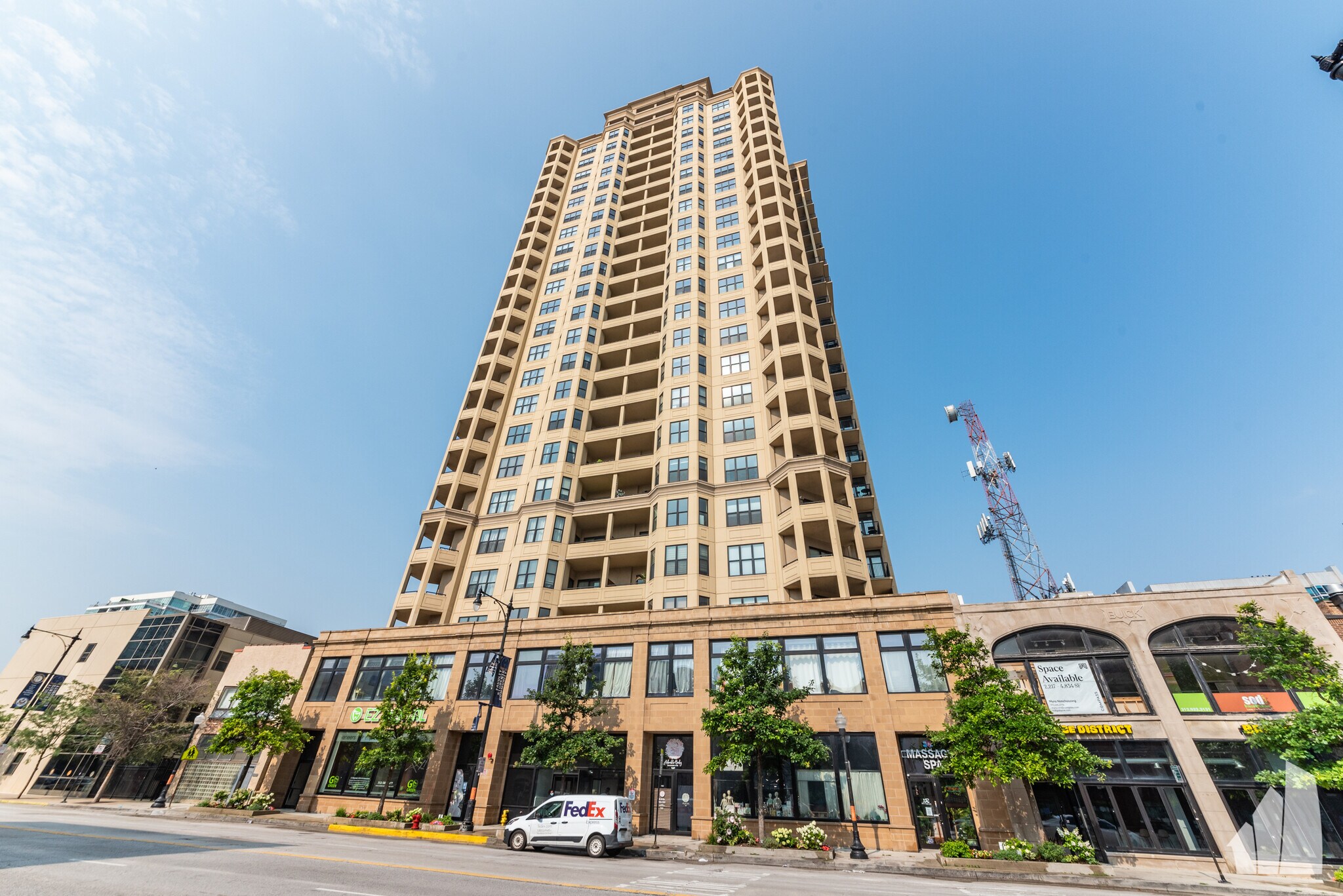 Building Photo - 1464 S MICHIGAN Ave