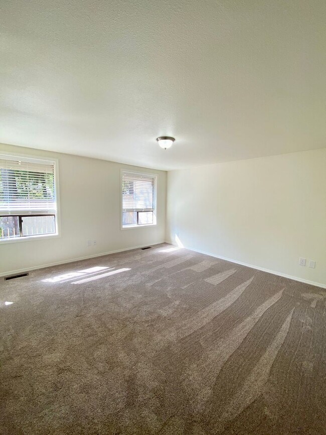 Building Photo - 1324 Boise St