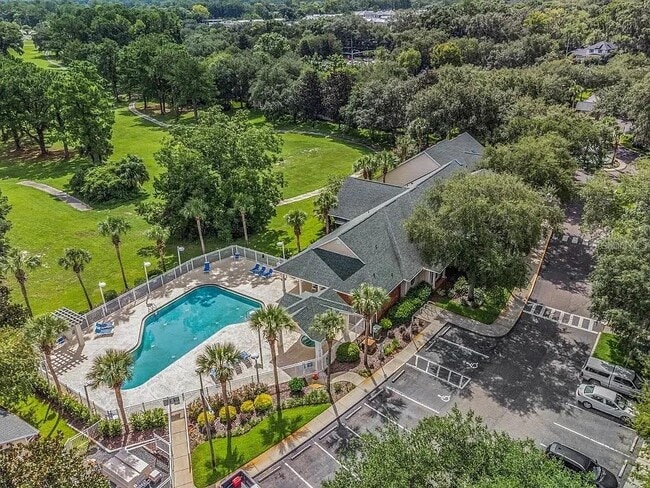 Building Photo - 13200 W Newberry Rd