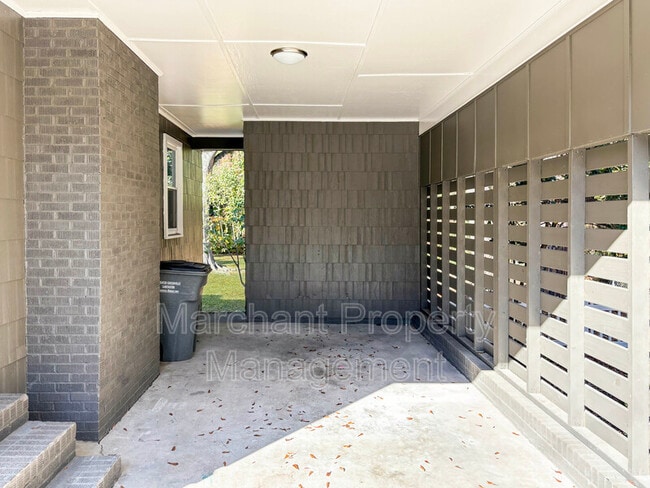 Building Photo - 1115 E Lee Rd