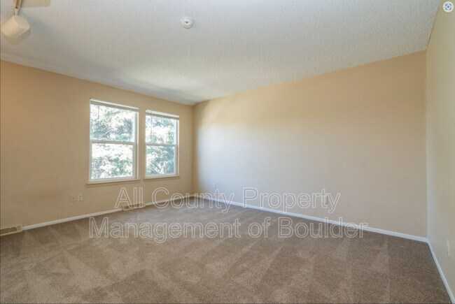 Building Photo - 50 Benthaven Pl